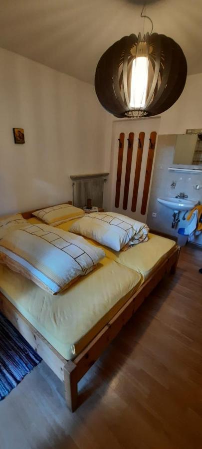 Ferienwohnung Hof am Brunnen Girlan Exterior foto